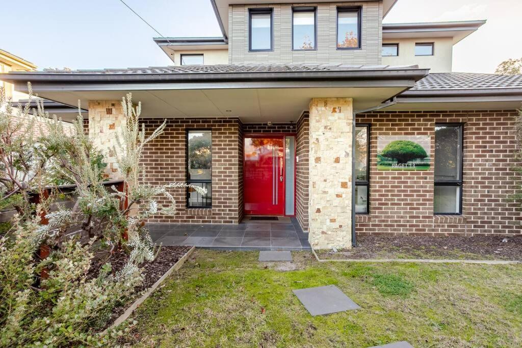 Peaceful And Spacious Modern Chadstone Home Carnegie Exterior photo